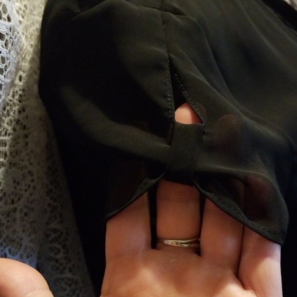 Beautiful Black blouse by apostrophe - Picture 5 of 5